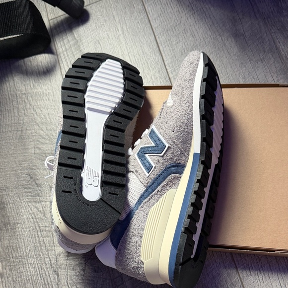 New Balance 996 made in USA Gray and White Athletic Shoes (almost new) main image 5